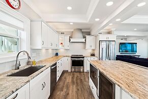 Sandpiper Cove 1115 3 Bedroom Condo by RedAwning