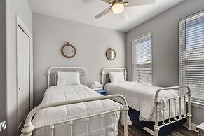 Joe's Dream 3 Bedroom Home by RedAwning