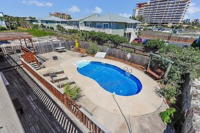 The Other Castle 5 Bedroom Home by RedAwning