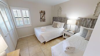 Inlet Reef 205 2 Bedroom Apts by RedAwning