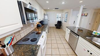 Inlet Reef 205 2 Bedroom Apts by RedAwning