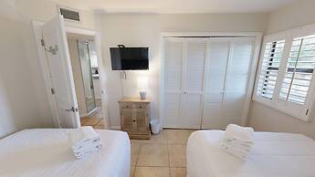 Inlet Reef 205 2 Bedroom Apts by RedAwning