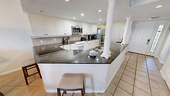 Inlet Reef 205 2 Bedroom Apts by RedAwning