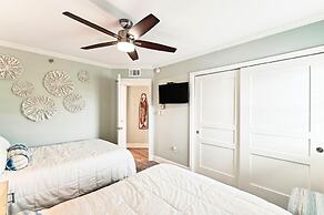Inlet Reef 405 3 Bedroom Condo by RedAwning