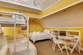 Sandpiper Cove 0012 3 Bedroom Villa by RedAwning