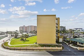 Inlet Reef 314 2 Bedroom Condo by RedAwning