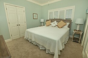 Oceania 106 3 Bedroom Condo by RedAwning