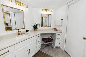 Inlet Reef 306 2 Bedroom Condo by RedAwning