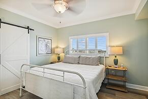 Oceania 703 3 Bedroom Condo by RedAwning