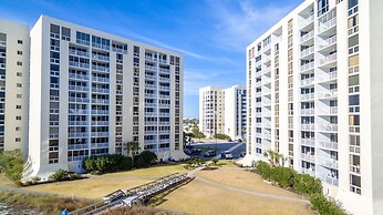 Shoreline Towers 1063 2 Bedroom Condo by RedAwning