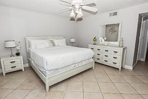 Shoreline Towers 1063 2 Bedroom Condo by RedAwning