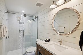 Oceania 307 3 Bedroom Condo by RedAwning