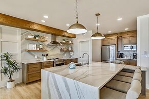 Oceania 307 3 Bedroom Condo by RedAwning