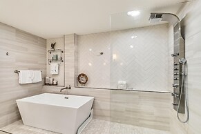 Oceania 307 3 Bedroom Condo by RedAwning