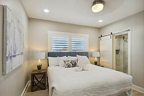 Oceania 307 3 Bedroom Condo by RedAwning