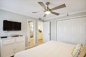 Destin Towers 21 2 Bedroom Condo by RedAwning