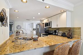 Destin Towers 21 2 Bedroom Condo by RedAwning