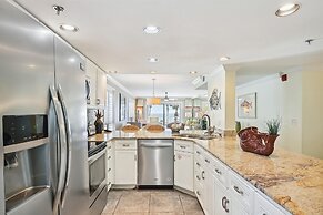 Destin Towers 21 2 Bedroom Condo by RedAwning