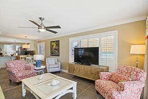 Destin Towers 21 2 Bedroom Condo by RedAwning