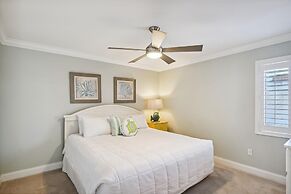 Destin Towers 21 2 Bedroom Condo by RedAwning