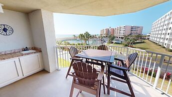 Inlet Reef 212 2 Bedroom Condo by RedAwning