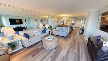 Inlet Reef 212 2 Bedroom Condo by RedAwning