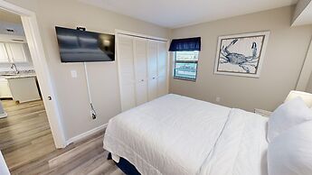 Inlet Reef 212 2 Bedroom Condo by RedAwning