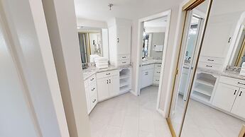 Inlet Reef 212 2 Bedroom Condo by RedAwning