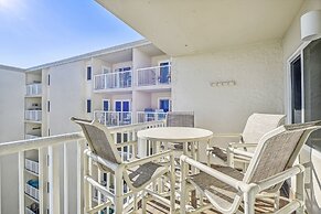 Holiday Surf & Racquet 614 2 Bedroom Condo by RedAwning