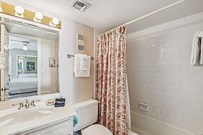 Holiday Surf & Racquet 614 2 Bedroom Condo by RedAwning