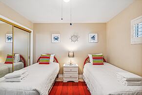 Holiday Surf & Racquet 614 2 Bedroom Condo by RedAwning