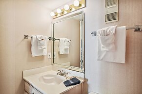 Holiday Surf & Racquet 614 2 Bedroom Condo by RedAwning