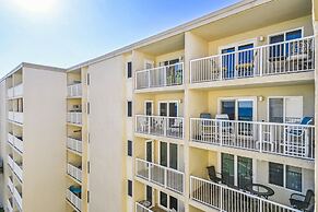 Holiday Surf & Racquet 614 2 Bedroom Condo by RedAwning