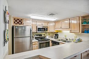 Holiday Surf & Racquet 614 2 Bedroom Condo by RedAwning