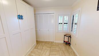 Inlet Reef 204 2 Bedroom Condo by RedAwning