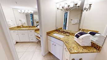 Inlet Reef 204 2 Bedroom Condo by RedAwning