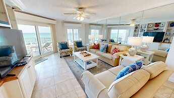 Inlet Reef 204 2 Bedroom Condo by RedAwning