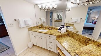 Inlet Reef 204 2 Bedroom Condo by RedAwning