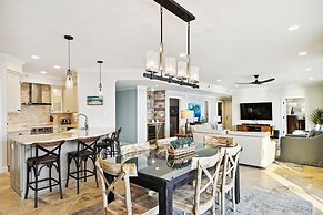 Oceania 407 3 Bedroom Condo by RedAwning