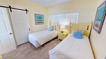 Oceania 607 3 Bedroom Condo by RedAwning