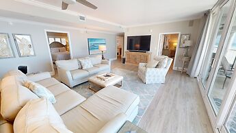 Oceania 405 3 Bedroom Condo by RedAwning