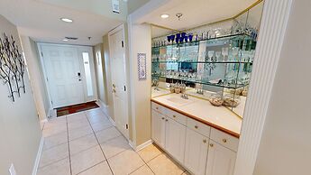 Inlet Reef 305 2 Bedroom Condo by RedAwning