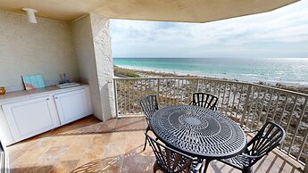 Inlet Reef 206 2 Bedroom Condo by RedAwning