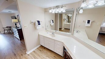 Inlet Reef 206 2 Bedroom Condo by RedAwning