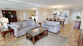 Inlet Reef 206 2 Bedroom Condo by RedAwning