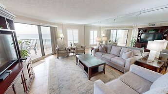 Inlet Reef 206 2 Bedroom Condo by RedAwning