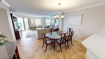 Inlet Reef 206 2 Bedroom Condo by RedAwning