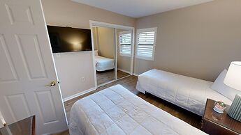 Inlet Reef 206 2 Bedroom Condo by RedAwning