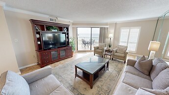 Inlet Reef 206 2 Bedroom Condo by RedAwning