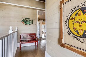 Sugar Shack 4 Bedroom Home by RedAwning